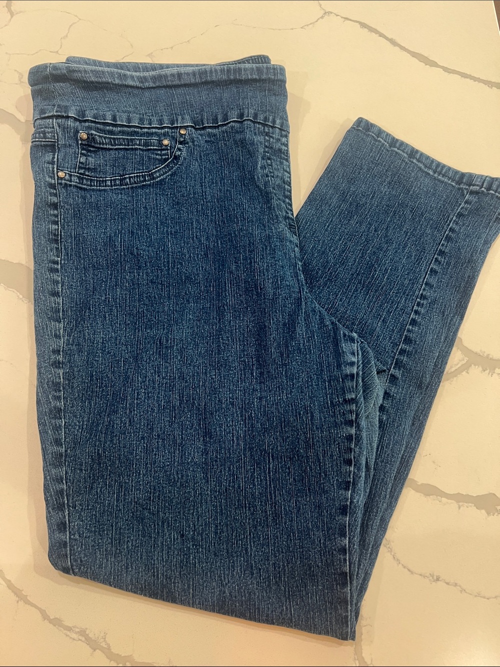 Classic Women's Dark Blue Stretch Jeans